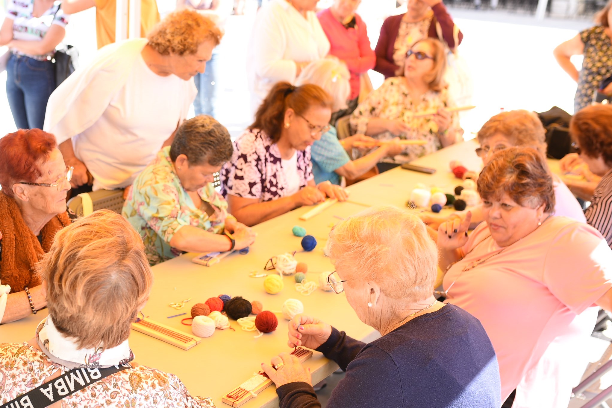 El Cabildo distribuye un millón de euros entre las asociaciones de mayores para actividades de promoción de la salud e integración social